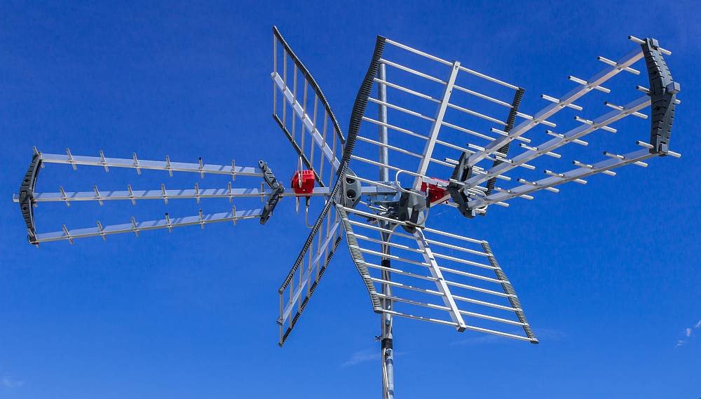 Montaż anten satelitarnych – w jaki sposób przebiega?