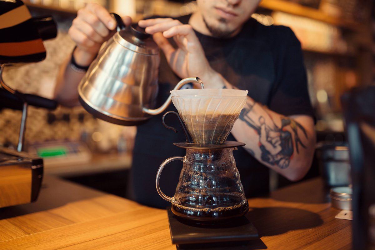 Przerwa kawowa w firmie – prosty sposób na dobre relacje w pracy